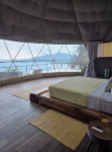 Cliffside Luxury Dome, Ocean Views,  Wildlife, Ultimate Privacy, Bioluminescence