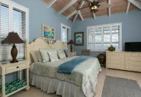Sunset, Sunrise & Ocean Views, 3 Bed 4.5 Bath, Close to Cruz Bay & Beaches. Gym Hôtels à : 