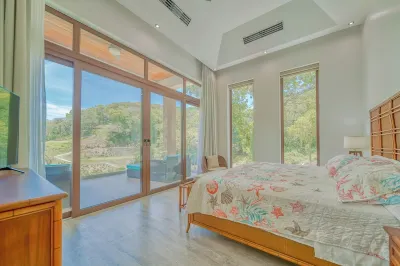 West Bay Beach Golf Villa 125 with private pool