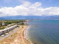 Gated Beachfront House - 10 Minutes from Kingston