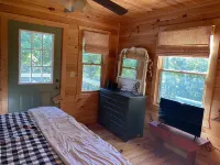Pet-friendly 2-bd cabin w/hot tub and fenced-in yard close to town Hotels in der Nähe von Delphi University