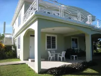 Spacious, attractively decorated 2 BR 1bath gated Apt, 4 Mins to Jobos Beach