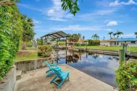 Luxe Paradise Escape on a Canal!