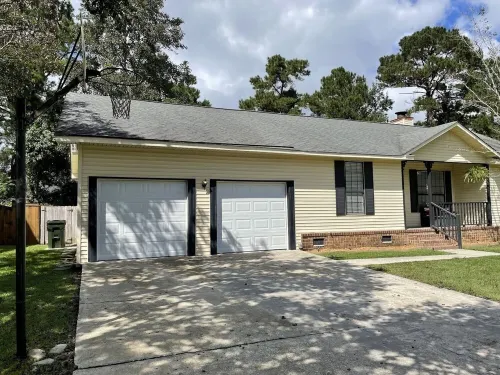 Spacious 4 bedroom home near Charleston & beaches! Hotels in Ladson