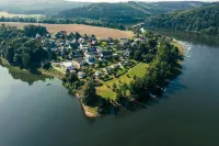 Apartments -Saaldorf WG 2, terrace and view of the reservoir