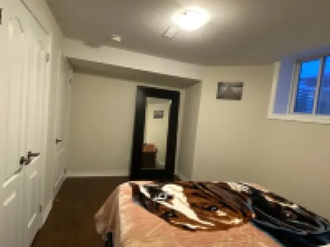 Cozy and New Basement Guest Suite in Brampton, ON ブランプトンのホテル