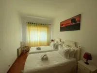 Senhora da Rocha Apartment w/ Sea View - 2 étoiles