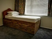 Spacious Entire Holiday Home 4 BRs (Sleeps 7) Hotels in Fenton Park