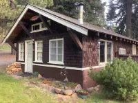 Beautiful view of the lake with patio and BBQ. Các khách sạn gần The Children's Museum of Klamath Falls