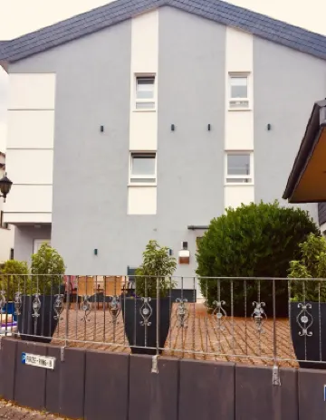 New building, upscale furnishings, Moselle view