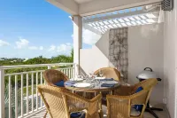 Updated Stunning Ocean Club Plaza luxury family spacious top floor apartment - 3-Star