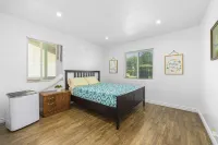 PrivateHOUSE,3Bd1king2Queen w/kitchen,patio,BBQ,Ac,free parking,Laundry &WiFi