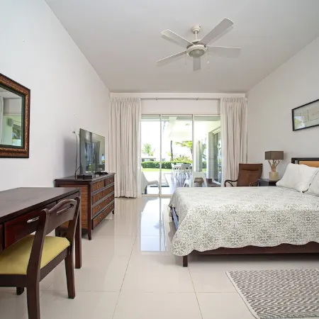 Seawinds Family Retreat, Spacious 3 Bdrm on Garden Floor
