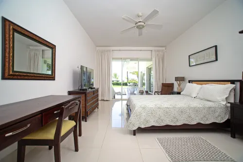 Seawinds Family Retreat, Spacious 3 Bdrm on Garden Floor