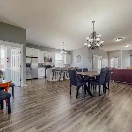 Spread out - Renovated 5BR+Loft, Sleeps 12+
