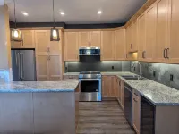 Snowgums, 3 bedroom 3 bathroom townhome, renovated kitchen and secure garage