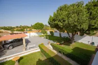 TOURIST VILLA “LAS RAÍCES” NEAR THE CENTER AND THE BEACHES OF LA JARA.