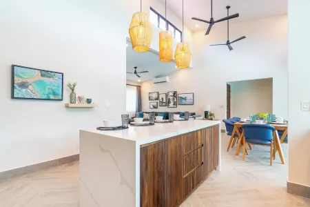 NEW Luxury Home WALK to Best Beach in Uvita- Playa Colonia