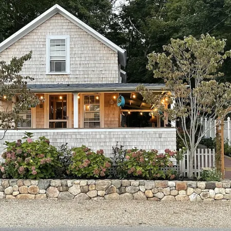 OB Cozy-Cottage-Glam off Circuit with Great Outdoor living