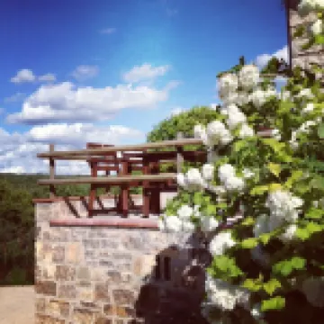 Les Corts de Cal Farrés, rural house 1 h. from BCN: swimming pool, bbq, garden Hotels in Anoia