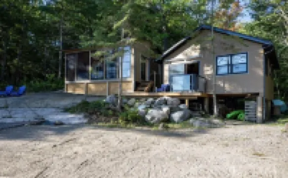 Cozy Georgian Bay Cottage