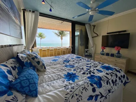 PARADISE IN PALMAS! OCEAN FRONT! SLEEPS up to 6 GUESTS! GORGEOUS!