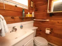 Classic Maine Cabin, Private Waterfront Easy Access to Nearby Amenities Hotels in Windham