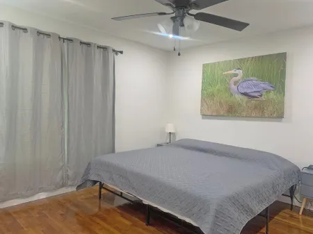 Cozy two bedroom near the airport with a large backyard