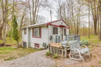 Pet-friendly Lake Retreat: Walk to Gray Lake Beach - 3-Star