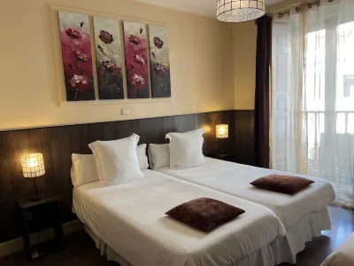 THC Bergantin Hostel Отели в г. Уэска