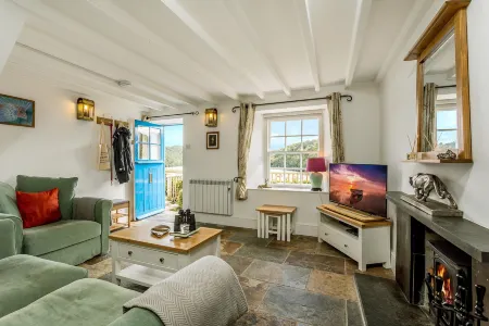 Fal River Cottage Отели в г. Feock