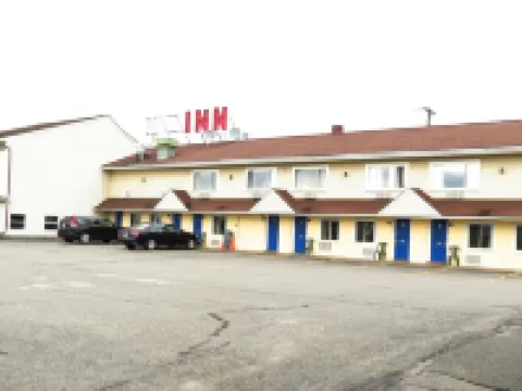 Budget Host Airport Inn Hotels in Waterville