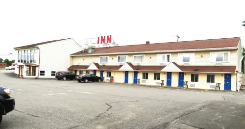 Budget Host Airport Inn Hotels in Waterville