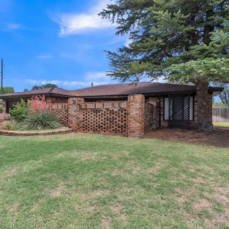 Stead House-3Bd/2ba, Ttu,  Fall Specials! 3 Bedroom Home by RedAwning