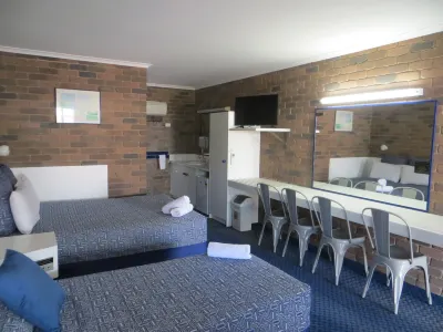 Cattleman's Rest Motor Inn Hotel dekat Charters Towers Visitor Information Centre