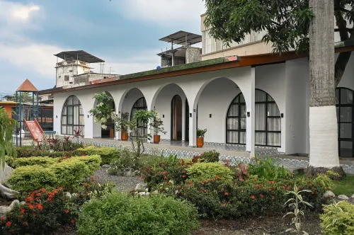 Zafra's Hotel - parking