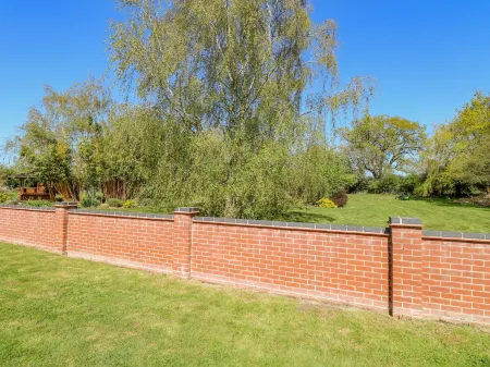 The Meadows Cottage Отели рядом с достопримечательностью «The Metro»