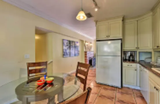 精緻的中心邁阿密小平房：距離中海灘10英里！