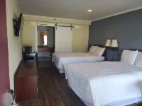 Deerfield Inn & Suites Hotels in Madison