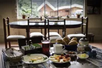 Hosteria Llanovientos - breakfast