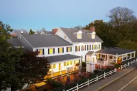 Chatham Wayside Inn فنادق في East Harwich