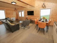 Height End Farm Log Cabin Hotel di Todmorden