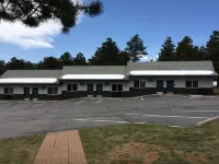 Saddle & Surrey Motel