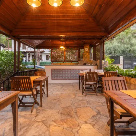 Liya Boutique Hotel & Suites