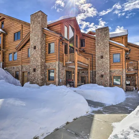 Peaceful Fraser Condo w/ Patio - by Hiking Trails!