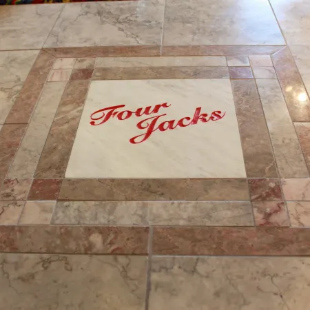 Four Jacks Hotel and Casino Отели в г. Джекпот