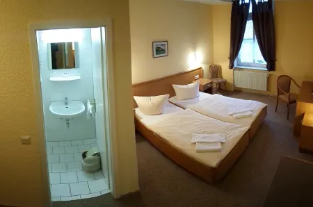 Hotel Schützenhaus Отели в г. Бад-Дюбен