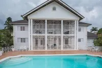 Lawrence Pool House