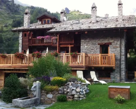 Les Trompeurs Chez Odette Hotels in Cogne