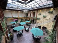 Nass Central Garden Hotel di Cuenca